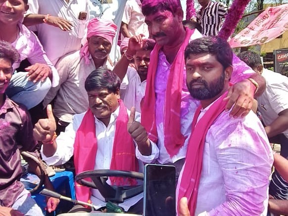 ప్రభ బండ్లను ప్రారంభించిన మాజీ ఎమ్మెల్యే.