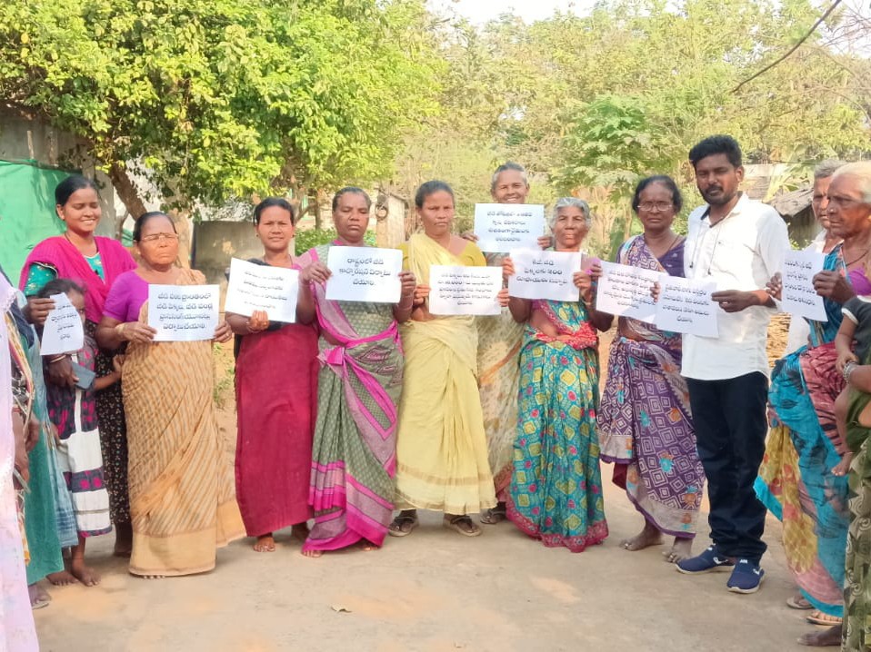 ‘జీడి పిక్కలను కొనుగోలు చేయాలి’