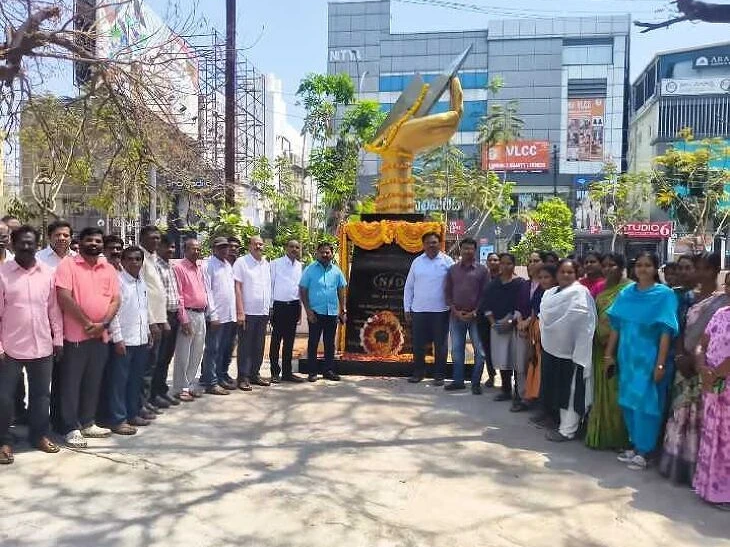 హనుమకొండ సర్కిల్‌లో విద్యుత్ అమరులకు నివాళి