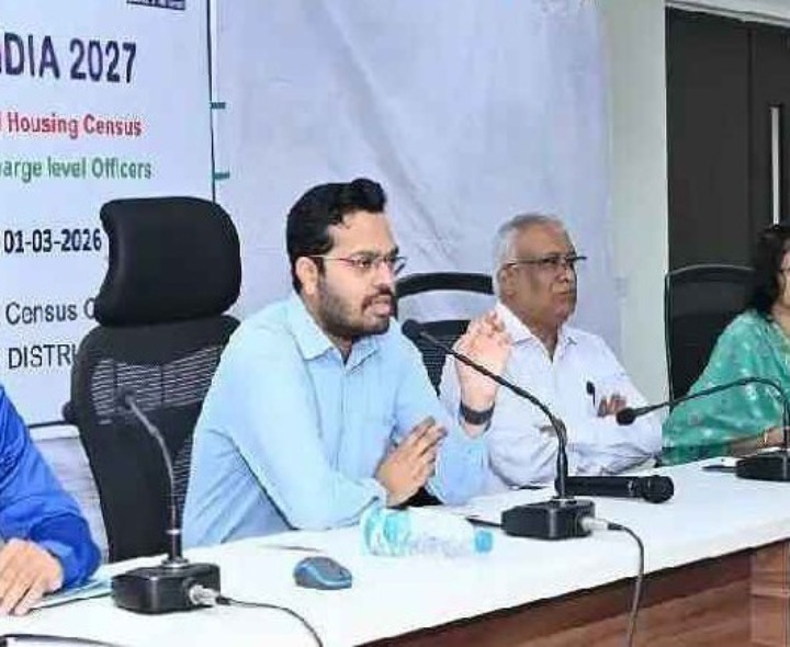 సిబ్బంది నిర్దేశించిన లక్ష్యాలు పూర్తి చేయాలి: కమిషనర్