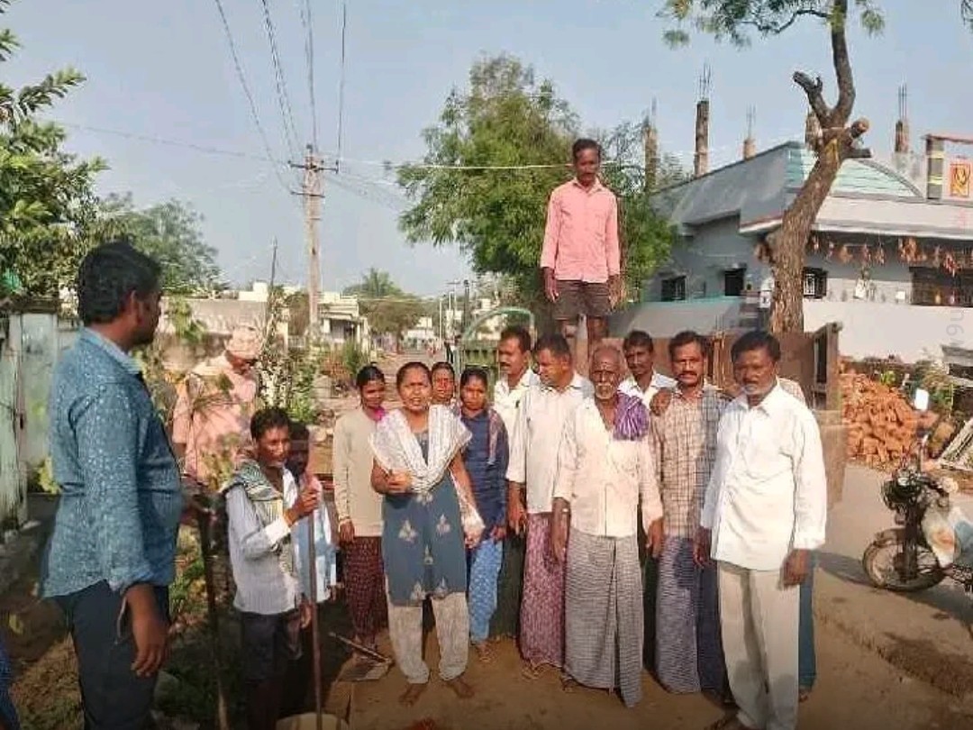 రేపల్లెవాడలో మురుగు కాలువల ప్రక్షాళన