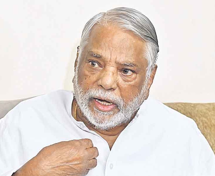 టీచర్ల జీతాలకు కోత?.. ప్రభుత్వం క్లారిటీ