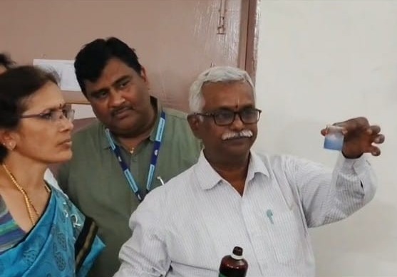 పాలలో కల్తీపై విద్యార్థినులకు అవగాహన