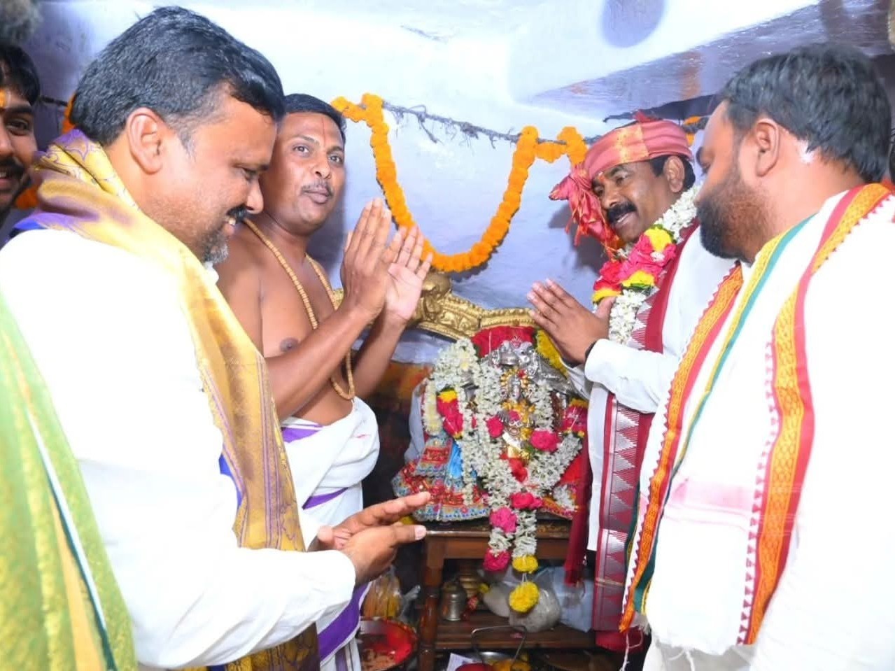 ఆలయ అభివృద్ధికి చర్యలు: MLA నాగరాజు