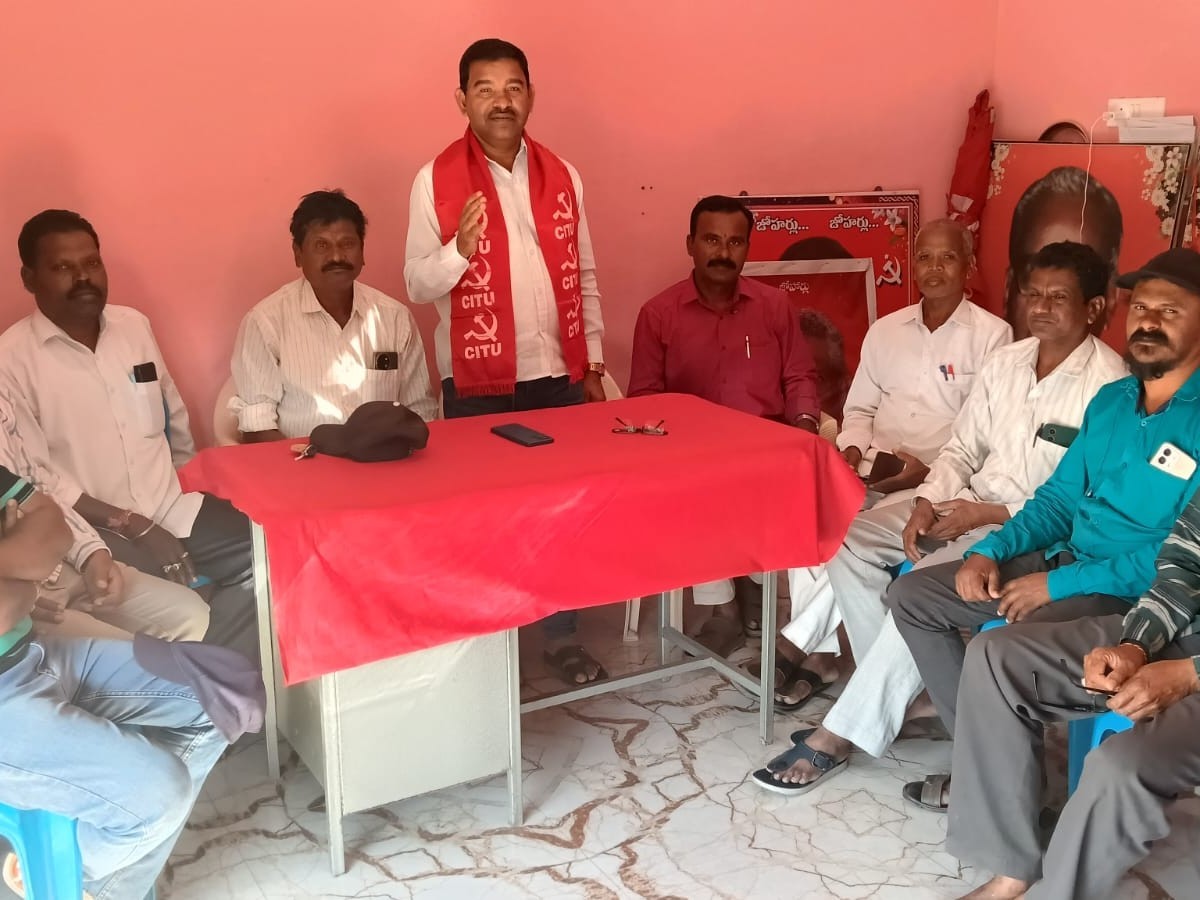 గ్రీన్ ఛానల్ ద్వారా సిబ్బందికి వేతనాలు ఇవ్వాలని డిమాండ్