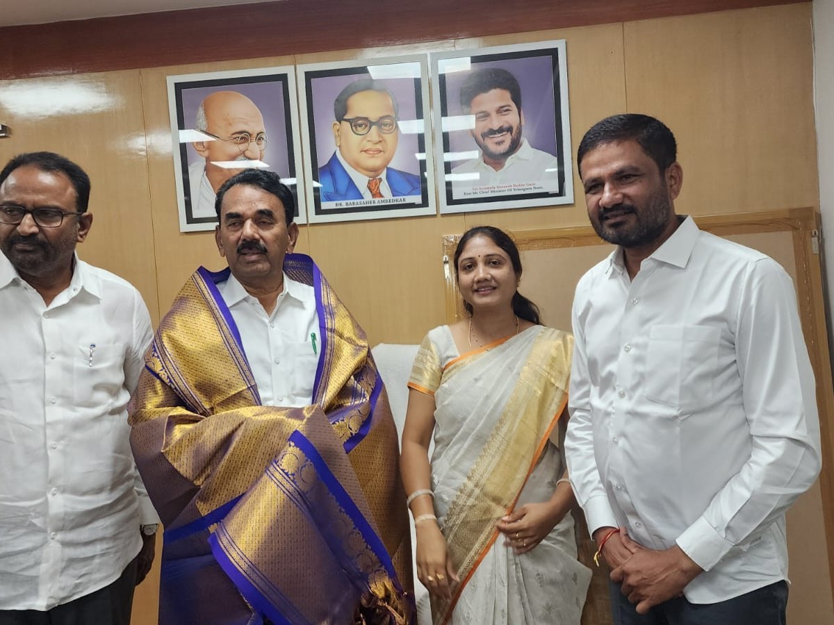 మంత్రిని కలిసిన మున్సిపల్ ఛైర్మన్