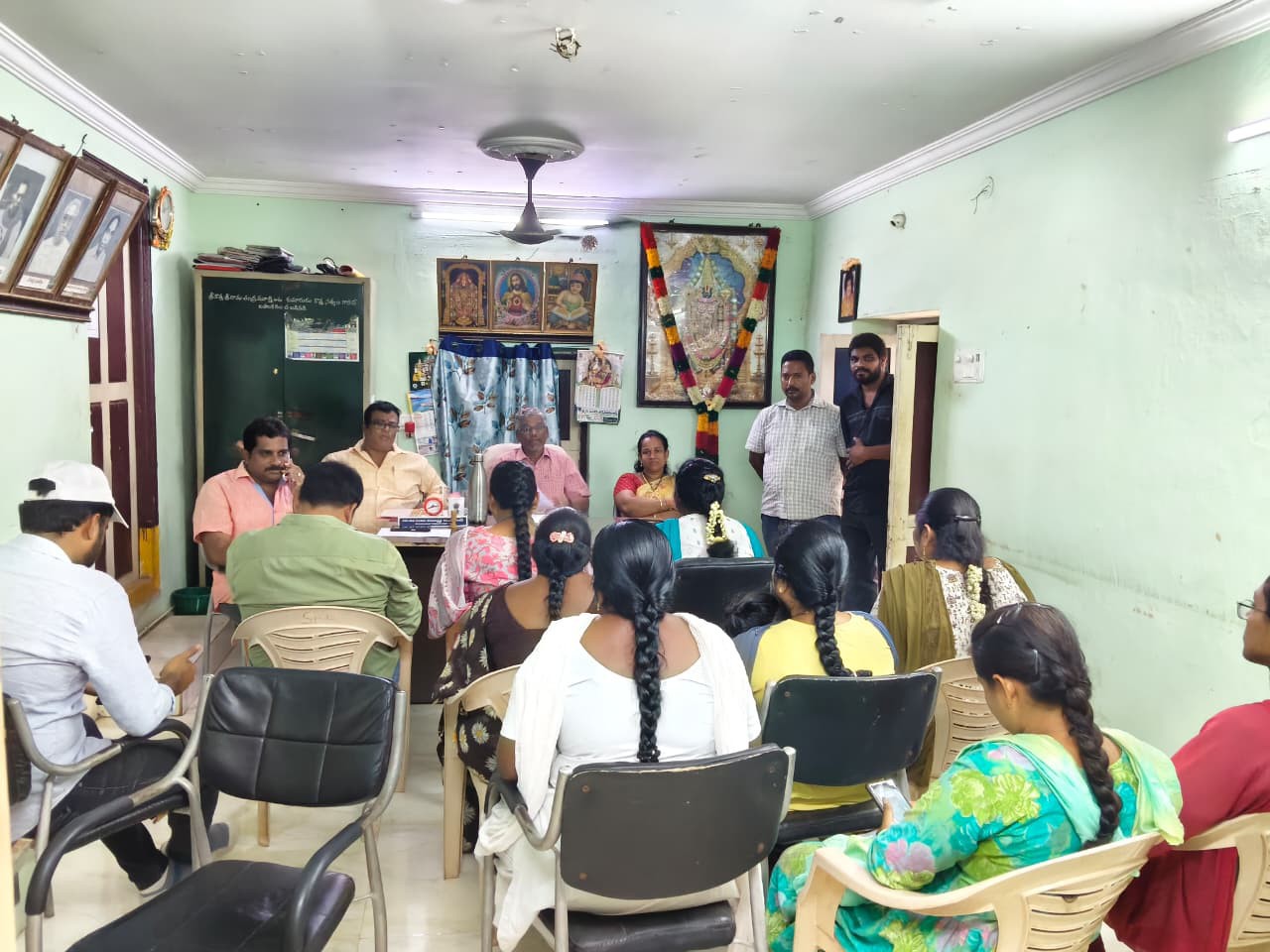 100% శాతం పన్ను వసూలు చేస్తాం: సర్పంచ్ సింధు