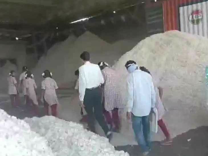 పరిశ్రమల పనితీరుపై విద్యార్థుల క్షేత్ర పర్యటన