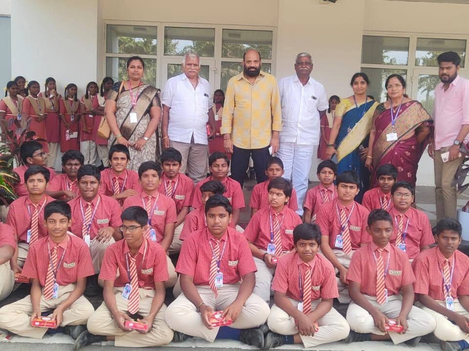 అసెంబ్లీని సందర్శించిన విద్యార్థులు