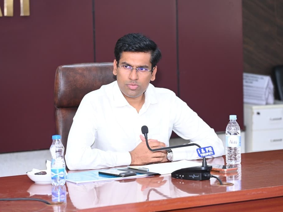 ఎంఎస్ఎంఈల స్థాపనకు చర్యలు వేగవంతం చేయాలి: కలెక్టర్