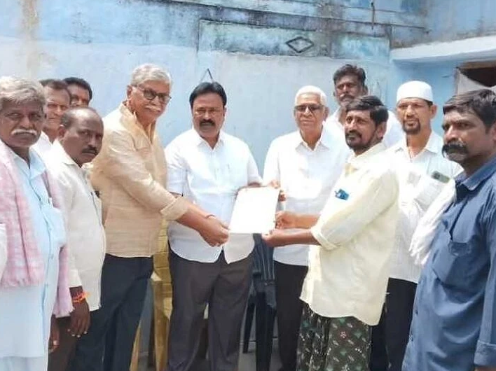 సీఎం రిలీఫ్ ఫండ్ చెక్కు పంపిణీ