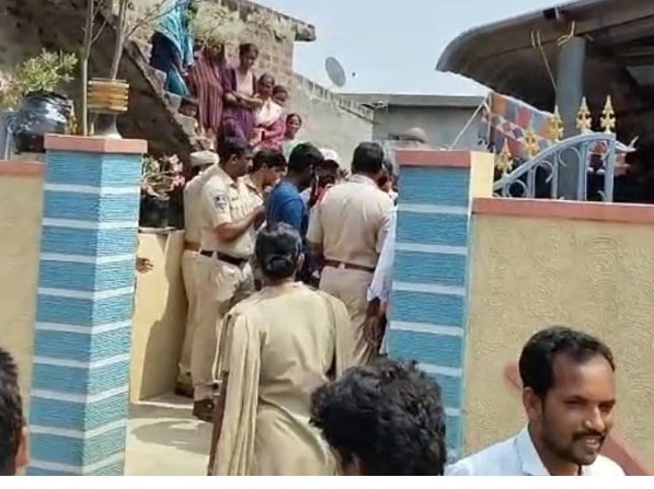 భార్య అక్రమ సంబంధంతో భర్త మృతి.!