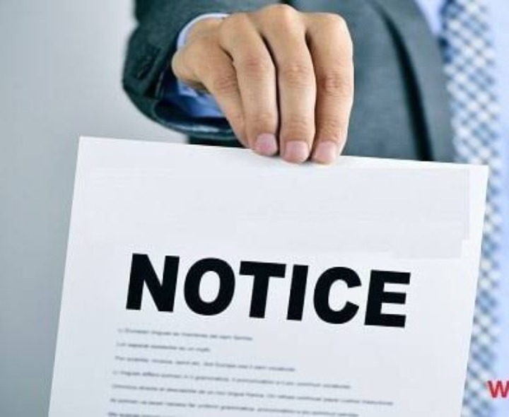 ఐదుగురు సచివాలయ కార్యదర్శులకు షోకాజ్ నోటీసులు