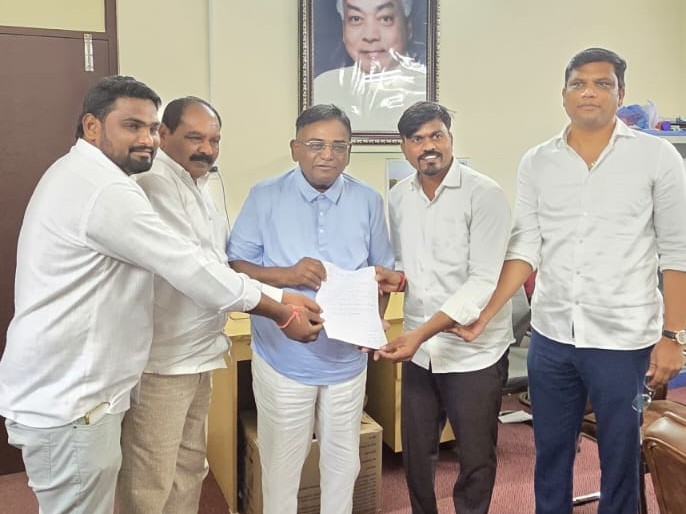 ప్రభుత్వ విద్యుత్ ఇప్పించాలని ఎమ్మెల్యేకు వినతి