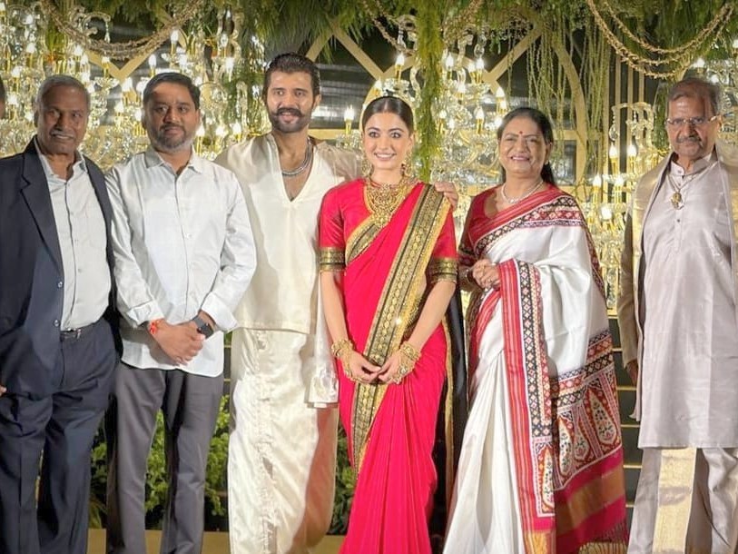 విరోష్ వివాహ రిసెప్షన్ వేడుకలో ఎమ్మెల్యే