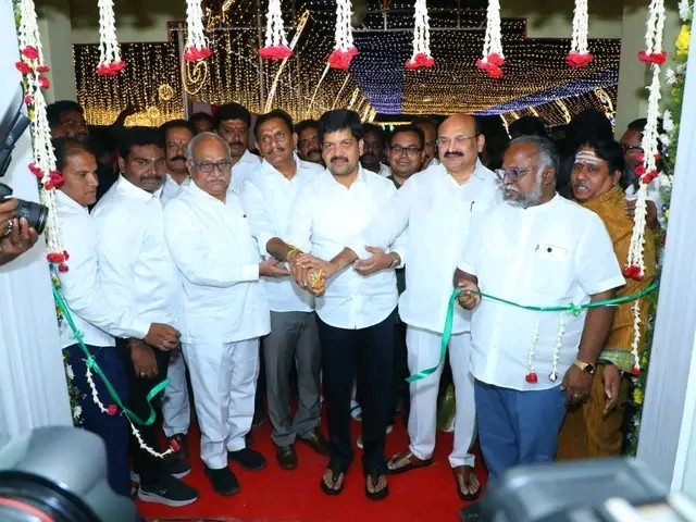 వి కన్వెన్షన్‌ను ప్రారంభించిన మంత్రి