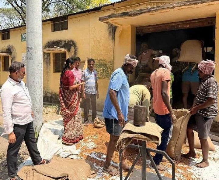 ప్రైవేట్ వ్యక్తుల చేతుల్లో శనగ ప్రొక్యూర్‌మెంట్ కేంద్రాలు..?