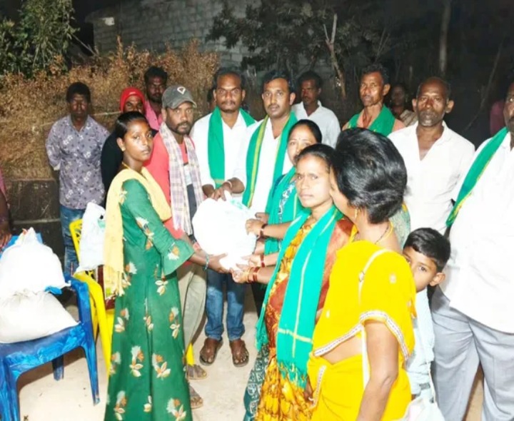 ‘అగ్ని ప్రమాద బాధితులను ఆదుకోవాలి’