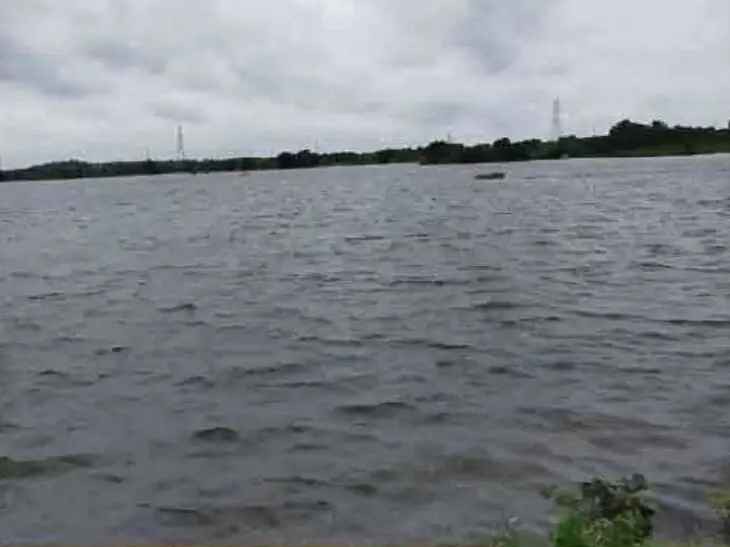 చెరువుల మరమ్మతు చేస్తే సాగునీటికి ఎంతో మేలు