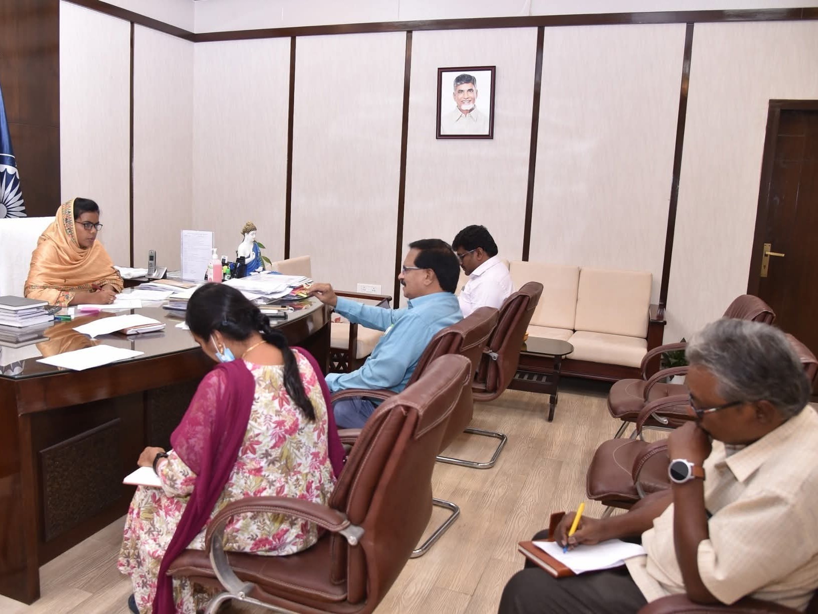 జీజీహెచ్‌ వైద్యుల పనితీరుపై కలెక్టర్ సమీక్ష