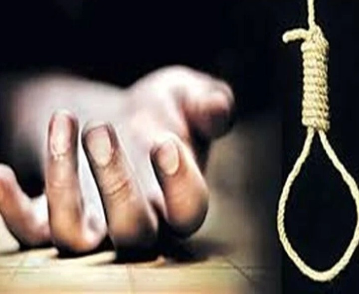 లవర్ దూరమైందని ప్రియుడు సూసైడ్