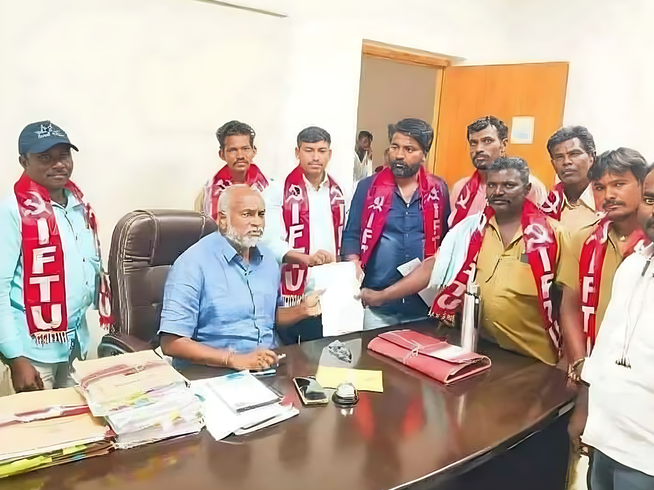 ‘జీపీ కార్మికులకు జీతాలు సమయానికి ఇవ్వాలి’