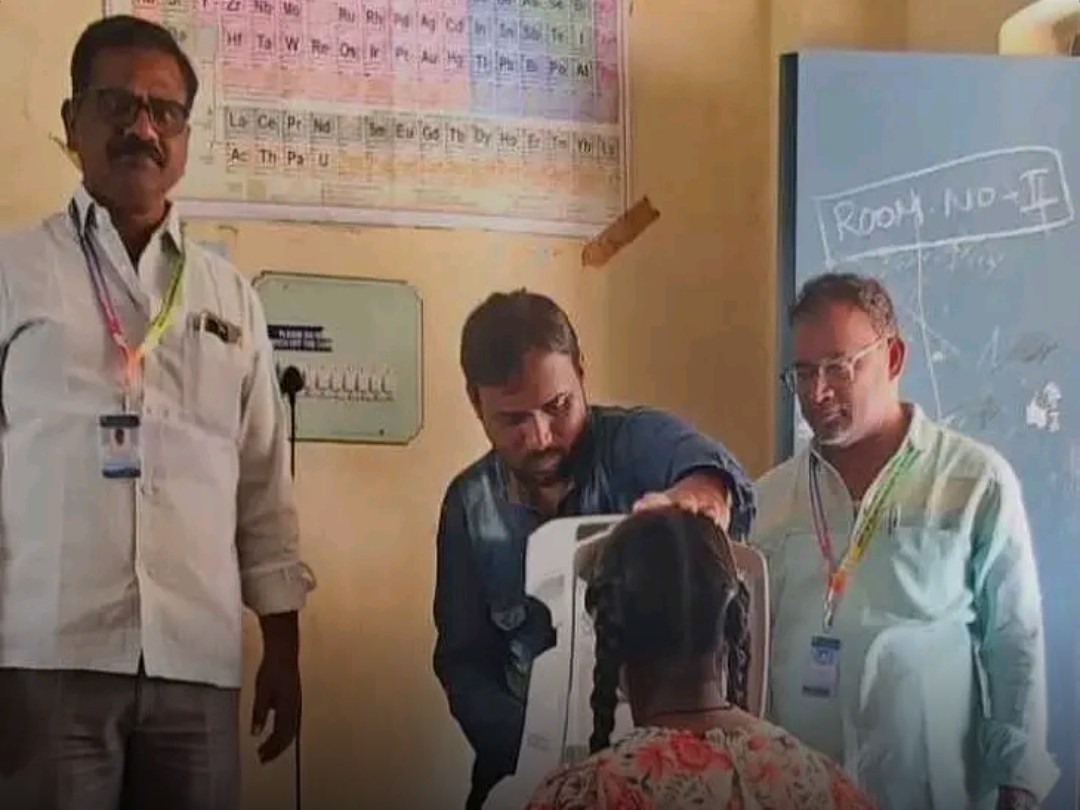 తాటికల్ హైస్కూల్ విద్యార్థులకు ఉచిత కంటి పరీక్షలు