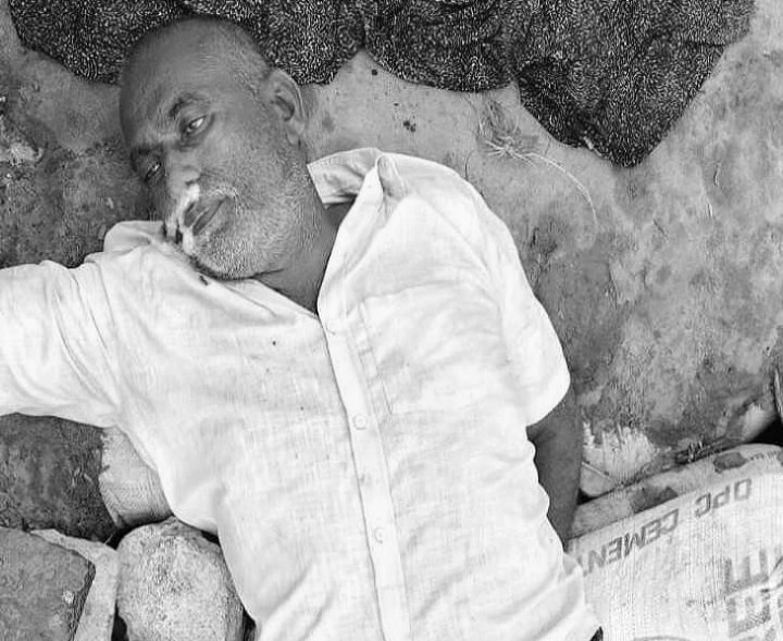 గోదావరి గట్టున గుర్తుతెలియని మృతదేహం లభ్యం