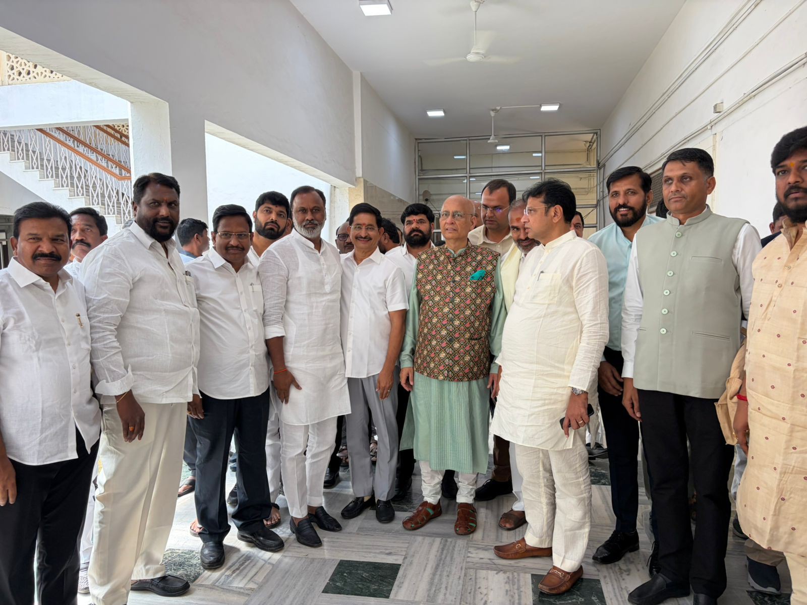 నామినేషన్ కార్యక్రమంలో పాల్గొన్న రాజగోపాల్ రెడ్డి