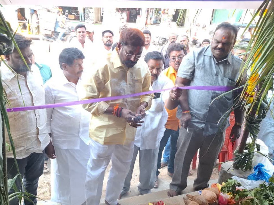 ధర్మవరంలో చలివేంద్రం ప్రారంభం