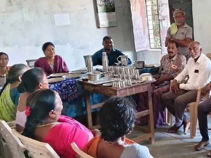 ప్లాస్టిక్ రహిత గ్రామమే లక్ష్యంగా స్టీల్ బ్యాంక్ ఏర్పాటు