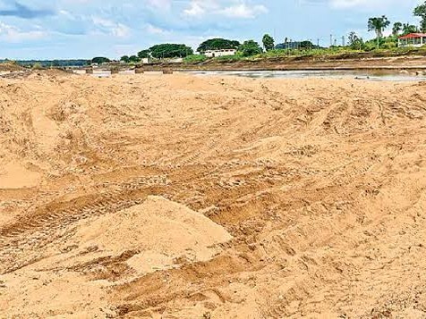 జిల్లాలో జోరుగా అక్రమ రవాణా పట్టించుకోని అధికారులు