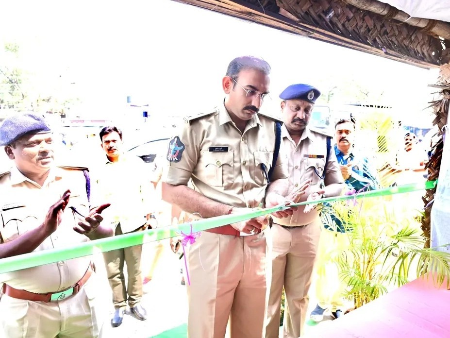 చలివేంద్రం కేంద్రాన్ని ప్రారంభించిన ఎస్పీ