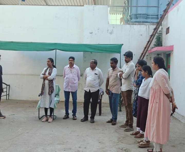 సీజనల్ వ్యాధులపై అప్రమత్తంగా ఉండాలి: కమిషనర్