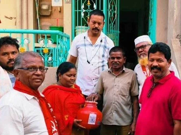 జిల్లాలో గడపగడపకు విరాళాల సేకరణ..!