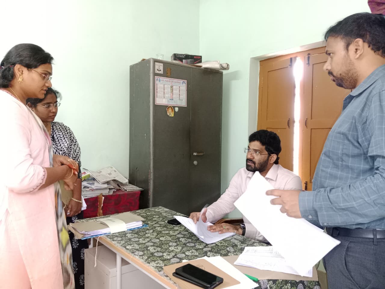 గ్రామపంచాయతీని ఆకస్మిక తనిఖీ చేసిన జేసీ
