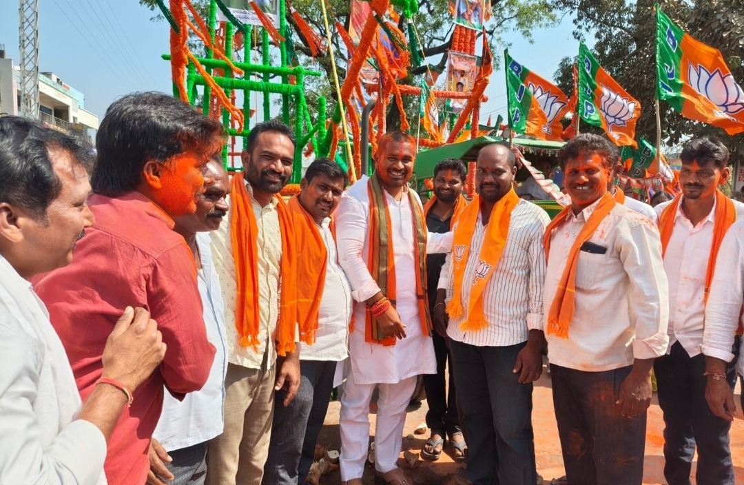 BJPలొకి భారీ చేరికలు