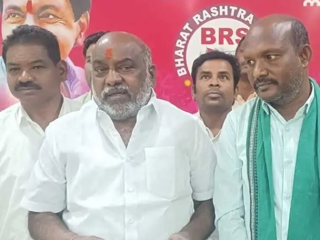 మహిళా దినోత్సవానికి తరలిరండి: జోగు రామన్న