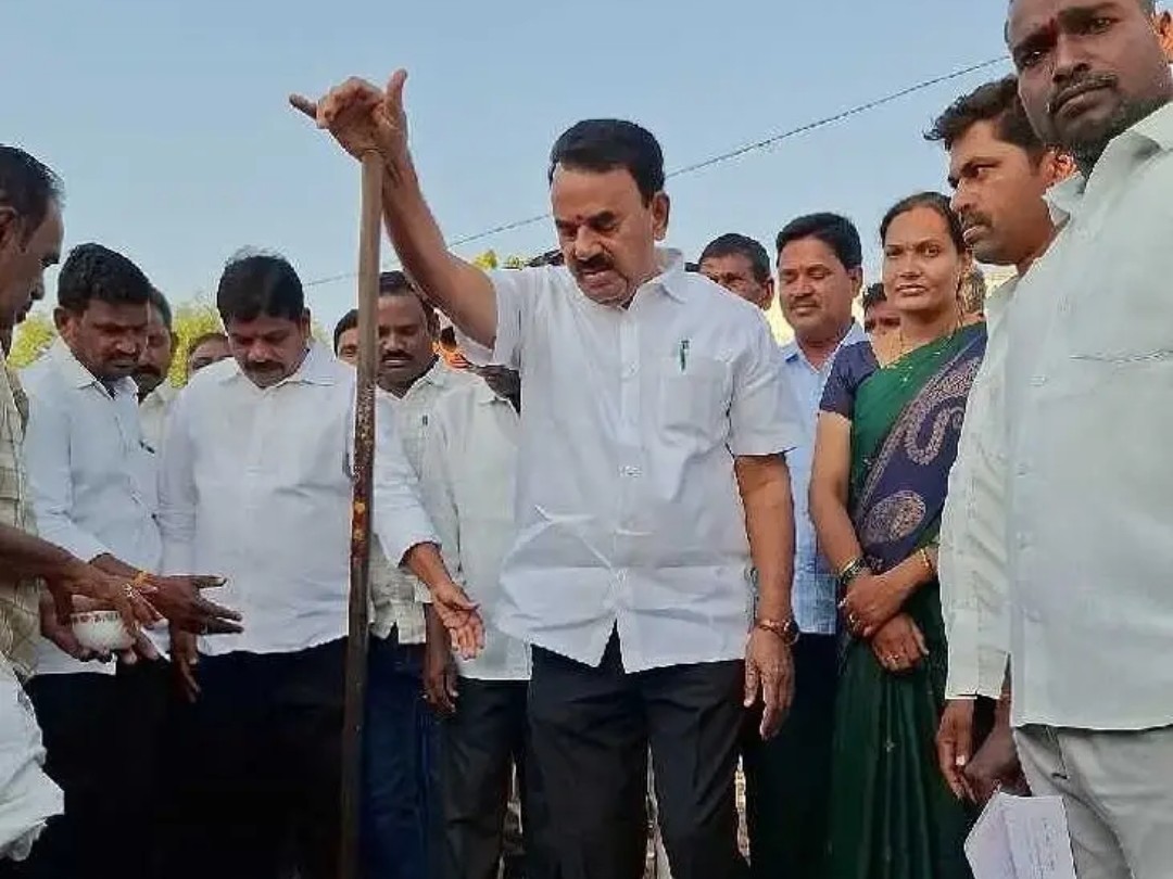 ఆడంబరాల కోసం అప్పులు చేయొద్దు: జూపల్లి