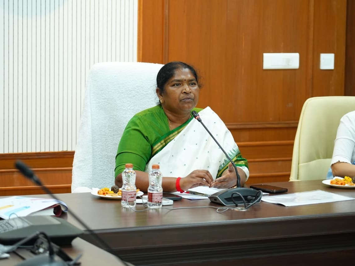 ప్రగతి ప్రణాళిక కార్యక్రమాన్ని విజయవంతం చేయాలి: సీతక్క