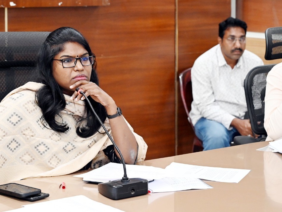 ‘బ్యాంకు రుణ లక్ష్యాలను పూర్తి చేయాలి’