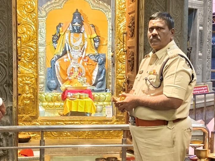 భగలాముఖి దేవిని దర్శించుకున్న అదనపు ఎస్పీ