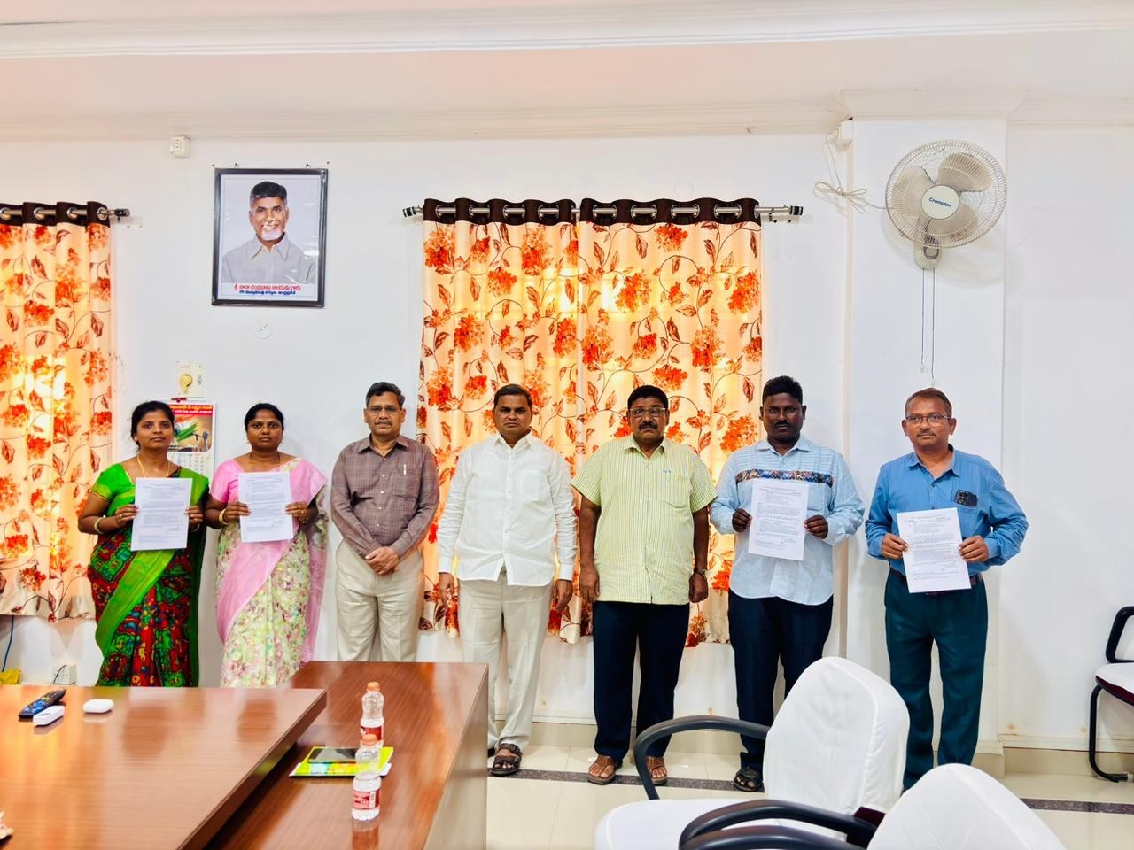 జిల్లా ప్రజా పరిషత్ కార్యాలయంలో పదోన్నతులు