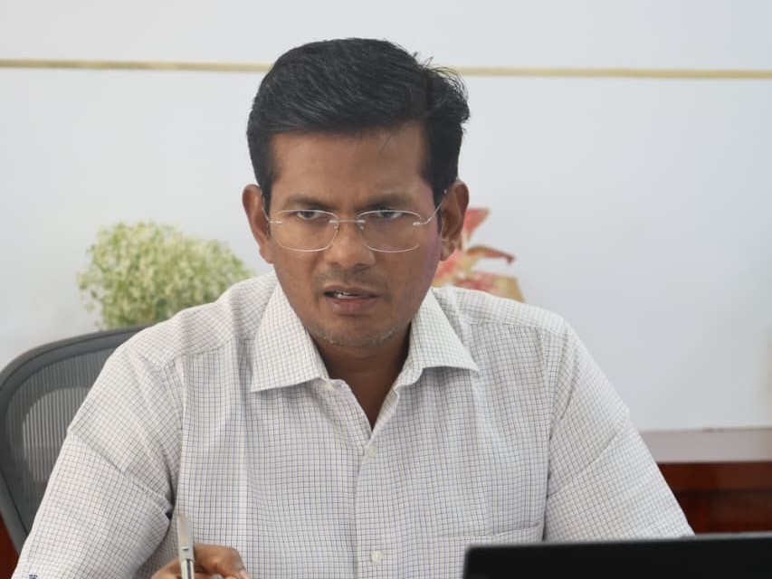 ‘టవర్ల నిర్మాణాలను త్వరితగతిన పూర్తి చేయాలి’