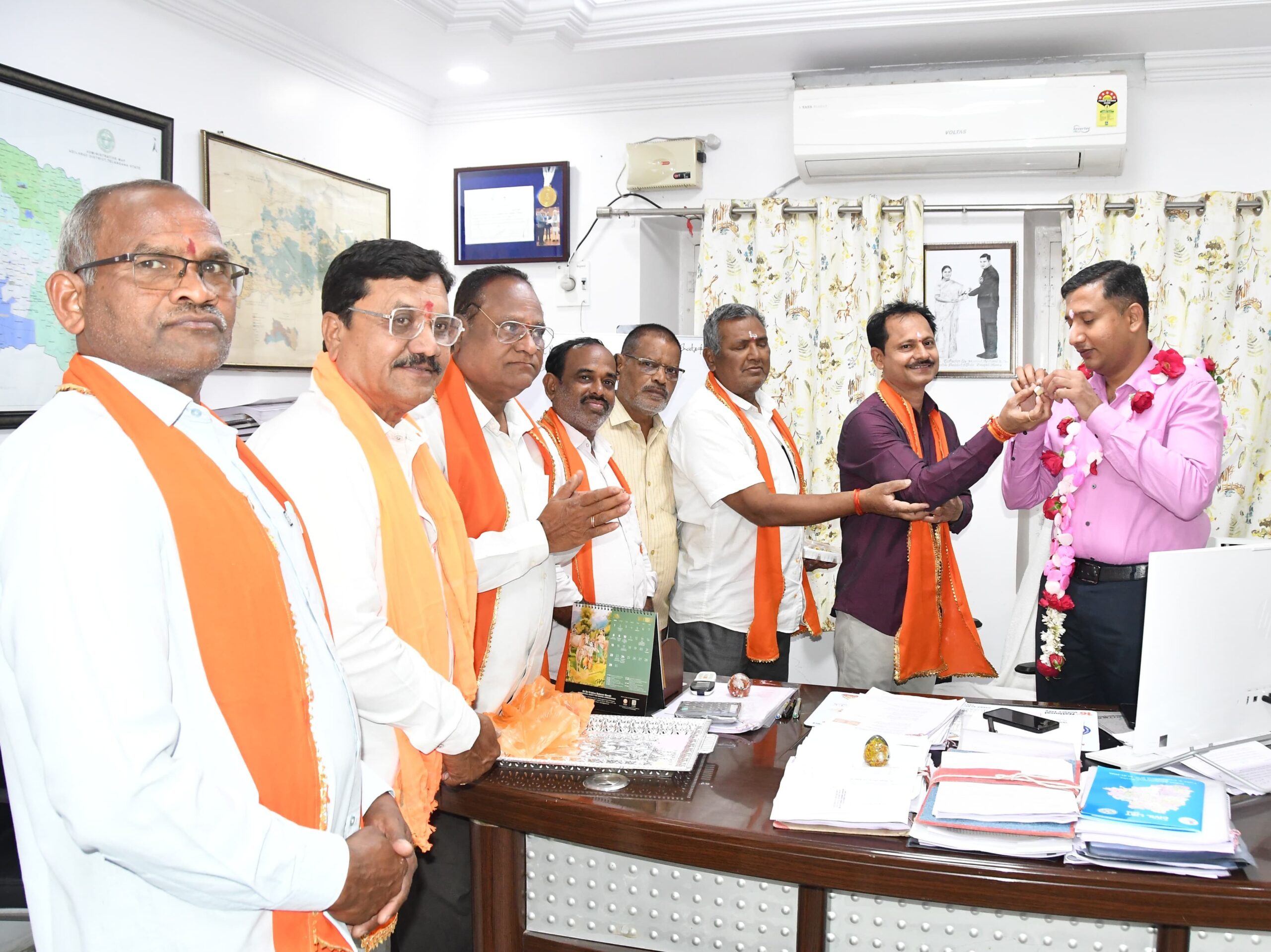 పట్టణాభివృద్ధిలో ప్రతి ఒక్కరు కలిసి రావాలి: కలెక్టర్