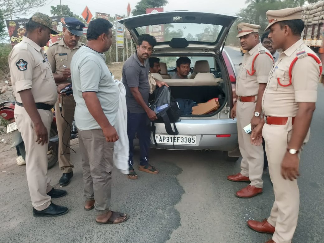 ‘వాహనాలకు తప్పనిసరిగా పత్రాలు ఉండాలి’