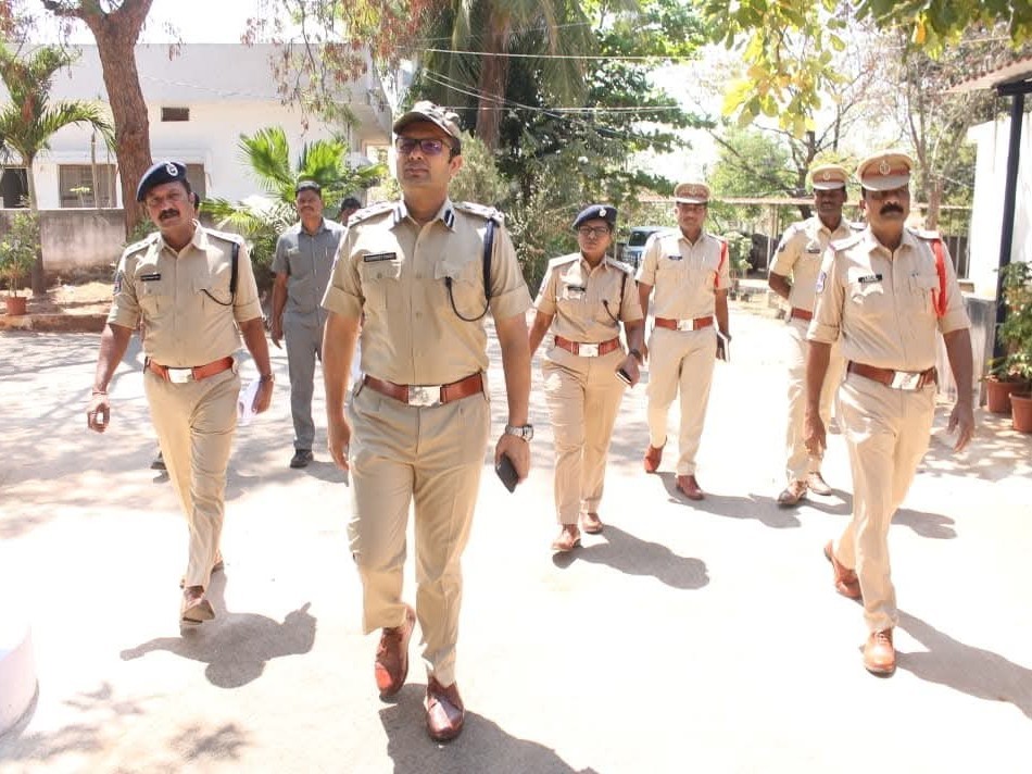 ధర్మసాగర్ పోలీస్ స్టేషన్ ను సందర్శించిన CP