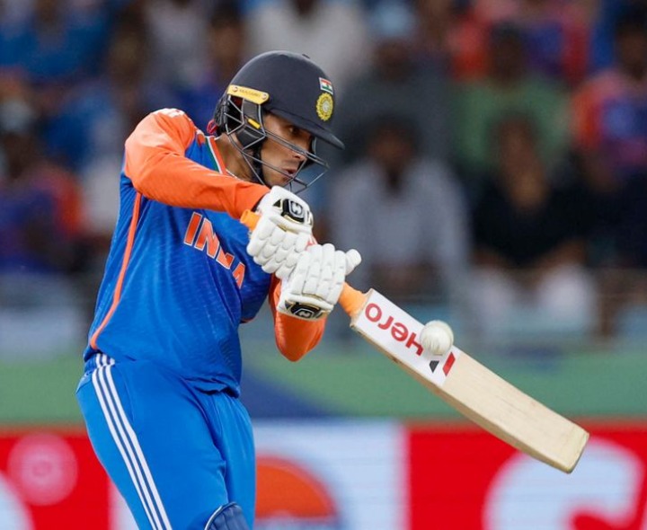 అభిషేక్ శర్మపై నెటిజన్ల ఫైర్