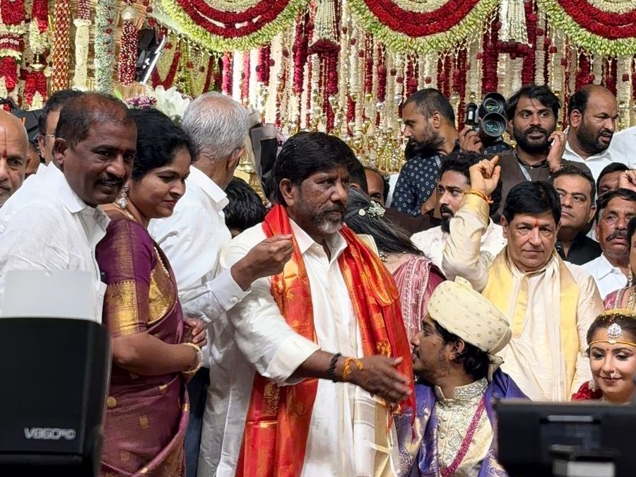 డిప్యూటీ సీఎం కుమారుని వివాహ వేడుకలో పాల్గొన్న మాజీ మేయర్