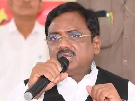 నేడు చెన్నూర్ పట్టణంలో పర్యటించనున్న మంత్రి వివేక్